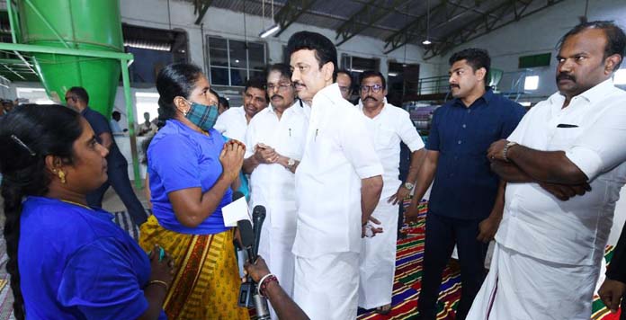  கோவில்பட்டியில் தீப்பெட்டி ஆலை உரிமையாளர்கள், தொழிலாளர்களை சந்தித்த மு.க.ஸ்டாலின்; குறைகள் கேட்டார்
