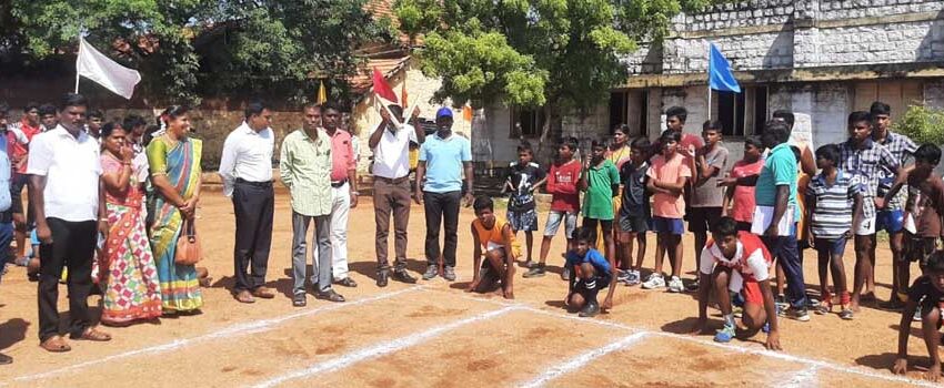 கோவில்பட்டி  மண்டல அளவிலான   பள்ளி மாணவர் தடகள போட்டிகள்
