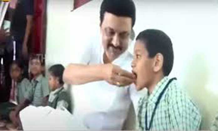  1 முதல் 5 -ம் வகுப்பு வரை பள்ளி மாணவ- மாணவிகளுக்கு காலை சிற்றுண்டி வழங்கும் திட்டம்; முதல் அமைச்சர் தொடங்கி வைத்தார்