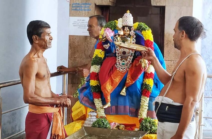  கோவில்பட்டி சுந்தரராஜ பெருமாள் கோவிலில் யோகீஸ்வரர் உறவின்முறை சங்க மண்டகப்படி