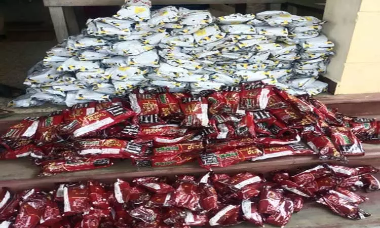  பெங்களூருவில் இருந்து கோவில்பட்டிக்கு  புகையிலை பொருட்கள் கடத்திய 3 பேர் கைது