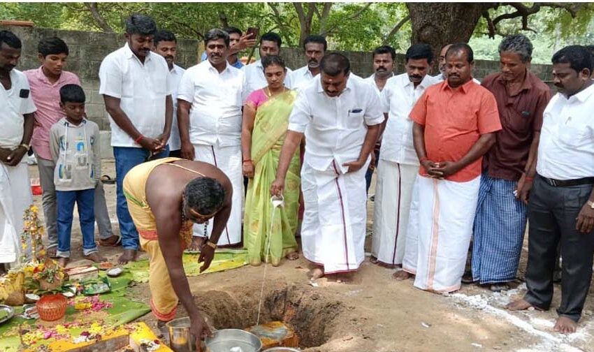  பள்ளிக்கு ரூ.30 லட்சம் செலவில் 5 வகுப்பறைகள் கட்டும் முன்னாள் மாணவர்கள்-கிராம மக்கள்