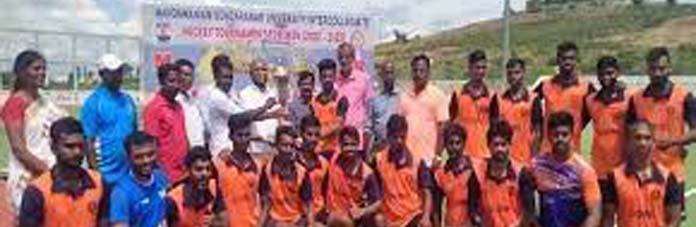  கோவில்பட்டியில் ஆக்கி போட்டி: எஸ்.எஸ்.டி.எம். கல்லூரி அணி முதலிடம்
