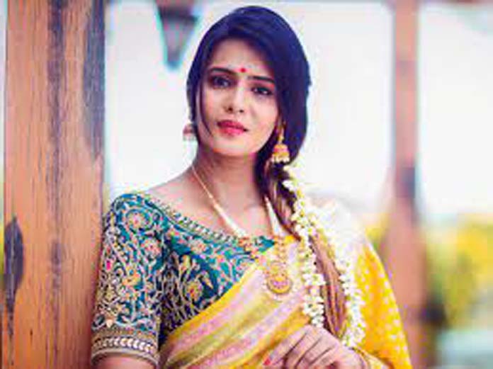  பிடிவாரண்டு பிறப்பிக்கப்பட்ட மீரா மிதுன் எங்கே? கண்டுபிடித்து தருமாறு , தாயார் போலீசில் புகார்