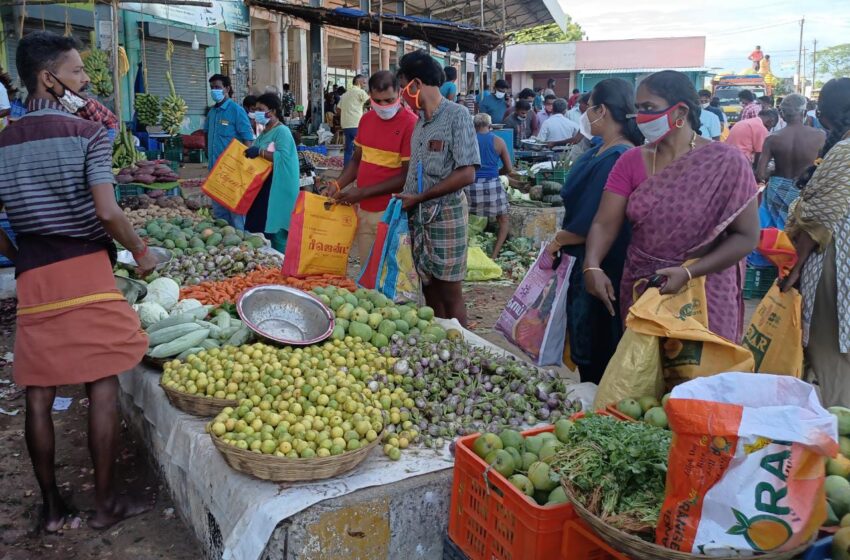  கோவில்பட்டி தினசரி சந்தையை இடித்துவிட்டு  புதிய கட்டிடம்: தற்காலிகமாக புதிய பஸ் நிலையத்தில் சந்தை செயல்படும்