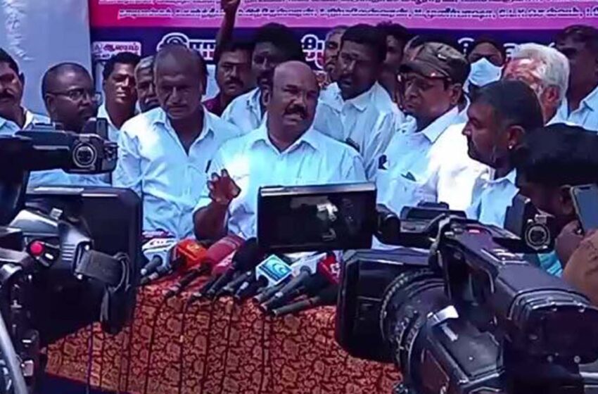  தந்தை- மகன் புகழ் பாடும் மன்றமாக சட்டப்பேரவையை மாற்றிவிட்டார்கள்; டி.ஜெயக்குமார் குற்றச்சாட்டு