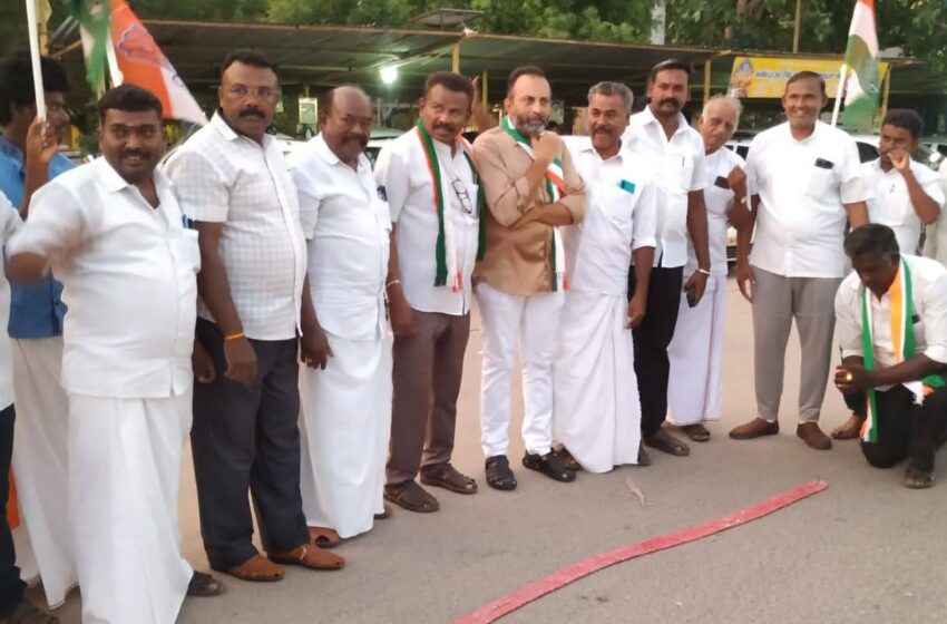  கர்நாடக தேர்தல் வெற்றி : கோவில்பட்டியில் காங்கிரசார் கொண்டாட்டம்