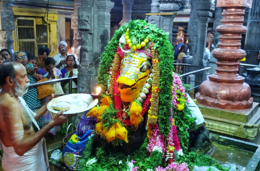  பூவனநாத சுவாமி கோவிலில் பிரதோஷம் சிறப்பு பூஜை