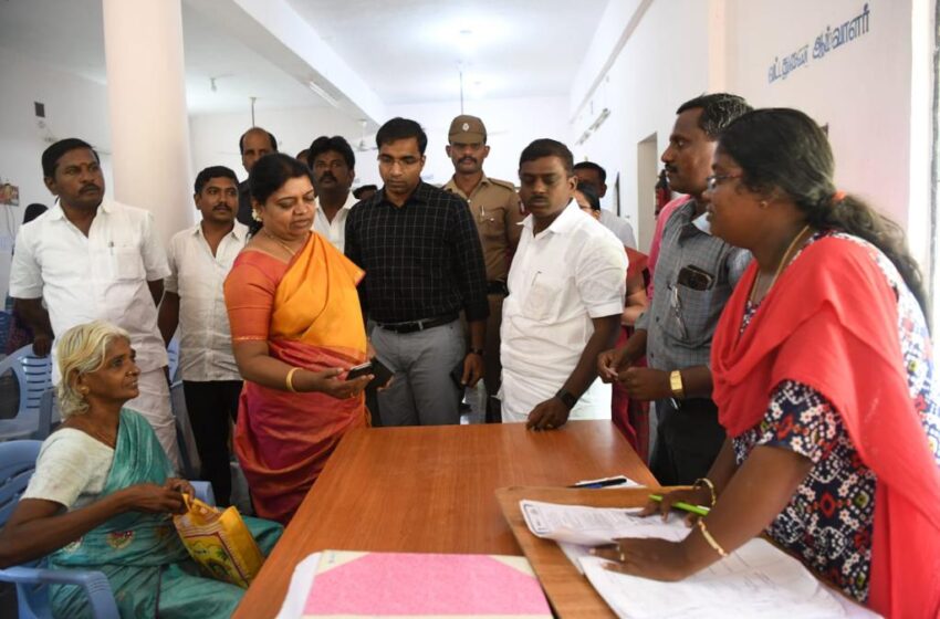  கோவில்பட்டியில் மகளிர் உரிமை திட்ட உதவி மையம் ;அமைச்சர் கீதா ஜீவன் பார்வையிட்டார் 