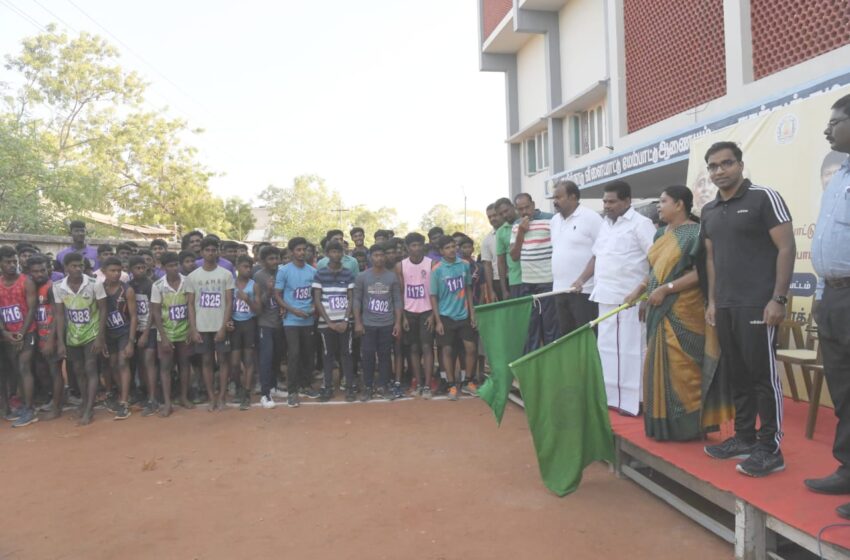  ஆண்களுக்கான 8 கி.மீ தூர ஓட்டப்பந்தயம்