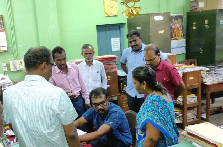  கோவில்பட்டி மின்வாரிய செயற்பொறியாளர் அலுவலகத்தில் லஞ்ச ஒழிப்பு போலீஸ் சோதனை; கணக்கில் வராத பணம் பறிமுதல்