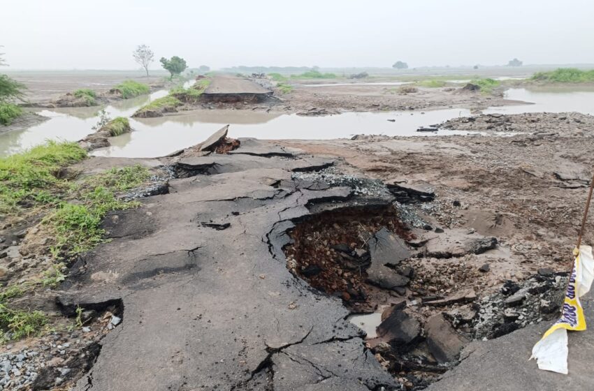  தூத்துக்குடி மழைவெள்ளம்: மீட்புபணிகளை துரிதப்படுத்த 8 ஐ.ஏ.எஸ்.அதிகாரிகள் நியமனம்