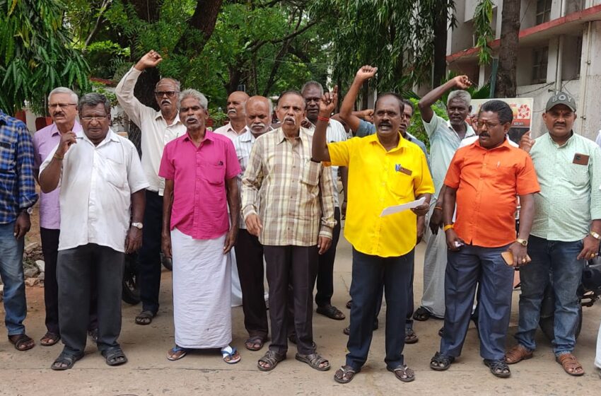  கோவில்பட்டி அஞ்சலக ஊழியர்கள் வேலை நிறுத்த போராட்டம்