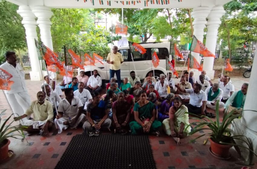  சுத்தமான குடிநீர் வழங்க கோரி நகராட்சி அலுவலகம் முற்றுகை; பா.ஜ.க.வினர் போராட்டம்  