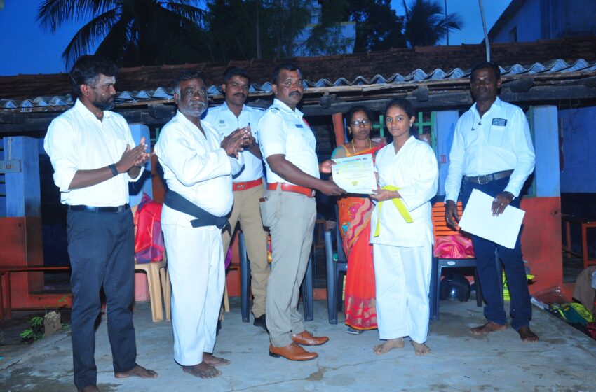  மாணவர்களுக்கு கராத்தே பட்டய சான்றிதழ்