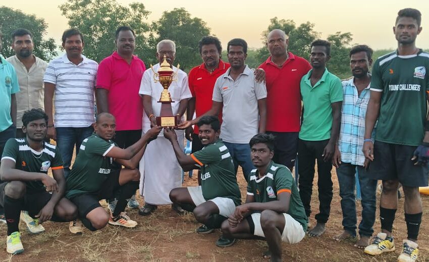  ஆக்கி போட்டியில் 15 அணிகள் பங்கேற்பு : யங் சேலஞ்சர்ஸ் அணி  முதலிடம் பிடித்தது 
