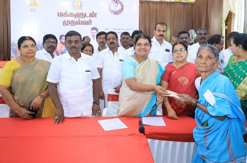  கோவில்பட்டியில் மழை வெள்ளத்தால் பாதிக்கப்பட்டவர்களுக்கு நிவாரண உதவிகள் ; அமைச்சர் கீதா ஜீவன் வழங்கினார் 