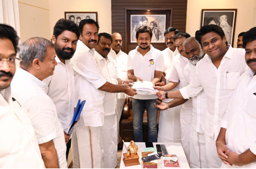  நிவாரண நிதி வழங்கிய காங்கிரஸ் எம்.எல்.ஏ.க்கள்