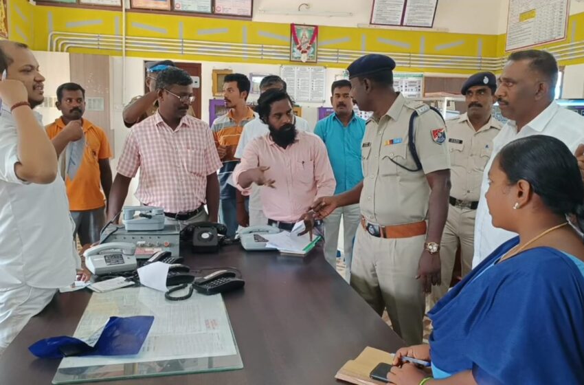 கோவில்பட்டி ரெயில் நிலையத்தில் தமிழ் தெரியாத ஊழியரால் மீண்டும் அமளி 
