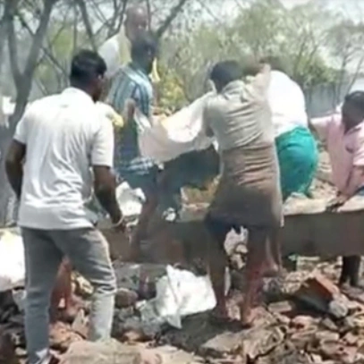  பட்டாசு ஆலையில் பயங்கர வெடி விபத்து; 9 பேர் பலியான பரிதாபம்