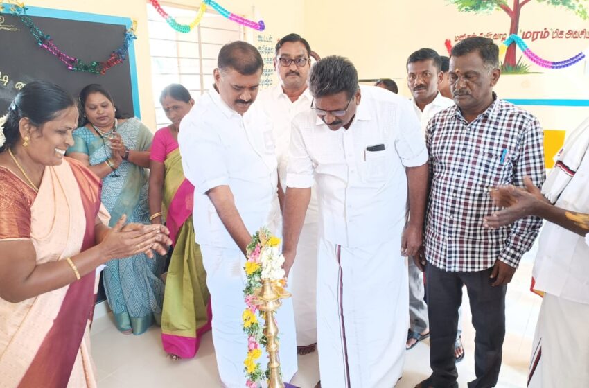  அங்கன்வாடி மைய கட்டிடம்; மார்கண்டேயன் எம்.எல்.ஏ.திறந்து வைத்தார்
