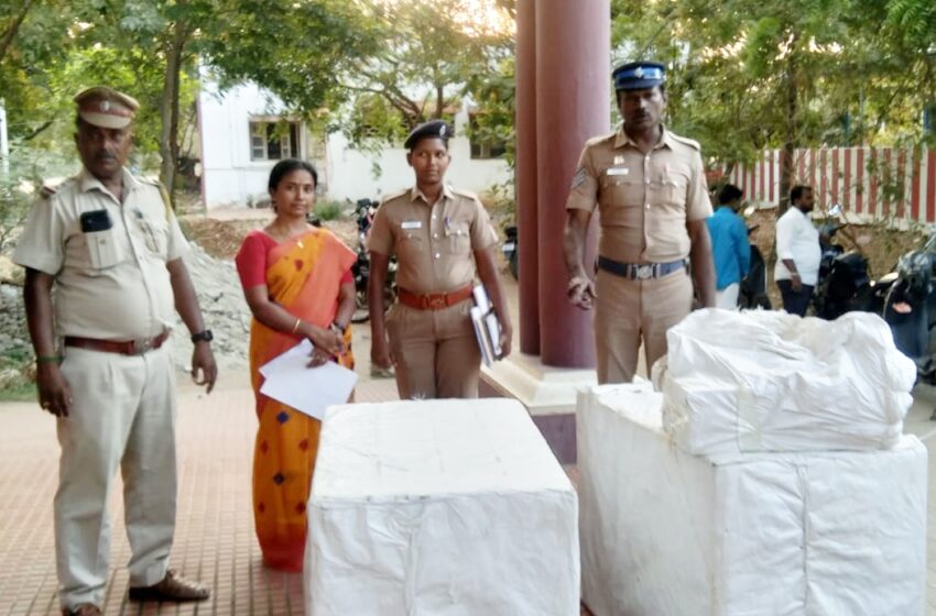  கோவில்பட்டி அருகே வாகன தணிக்கை: 250  ஹாட்ஸ் பாக்ஸ்கள் பறிமுதல்