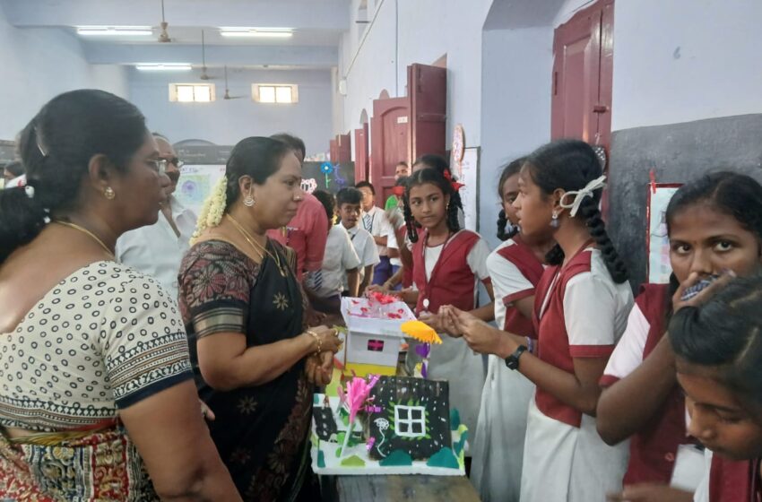  கோவில்பட்டி  பள்ளியில் கைவினைப் பொருட்கள் கண்காட்சி; மாணவர்கள் அசத்தல்
