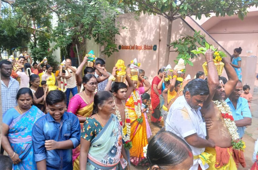  கோவில் விழா : பக்தர்கள் பால்குடம் சுமந்து ஊர்வலம் 