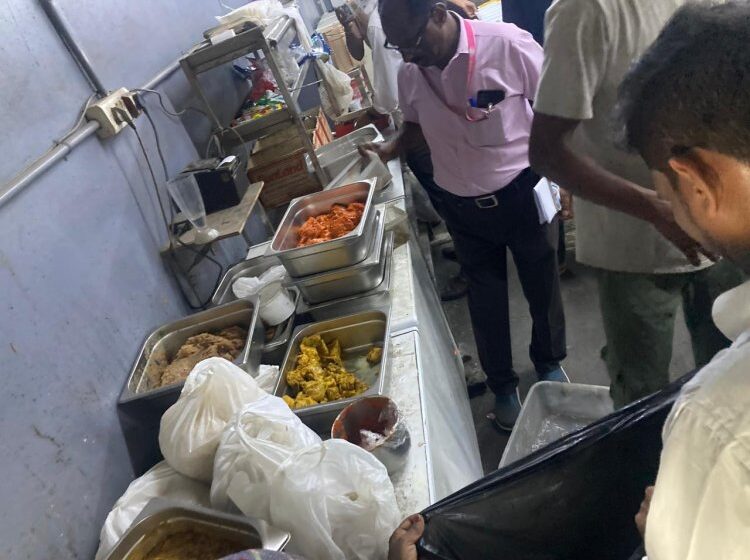  பழைய உணவை பிரிட்ஜில் வைத்து விற்பனை :தூத்துக்குடியில் பிரபல பிரியாணி கடையின் உரிமம் ரத்து 
