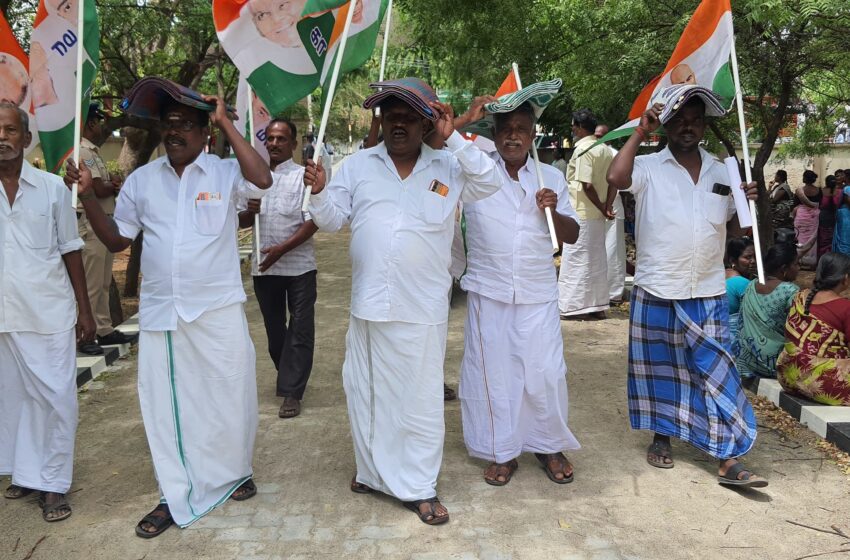  கோவில்பட்டியில் அரசு அலுவலக வளாக சாலை சீரமைக்காததை கண்டித்து தமாகா போராட்டம்