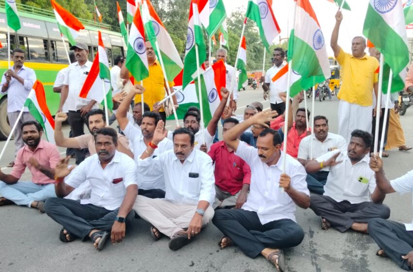  கோவில்பட்டியில் நடைபயணத்துக்கு அனுமதி மறுப்பு:மறியலில் ஈடுபட்ட பா.ஜ.க.வினர் 33 பேர் கைது