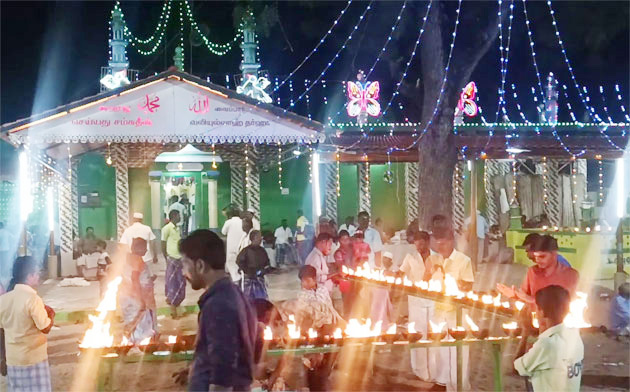  வைப்பார் தர்ஹாவில் சந்தனகூடு திருவிழா