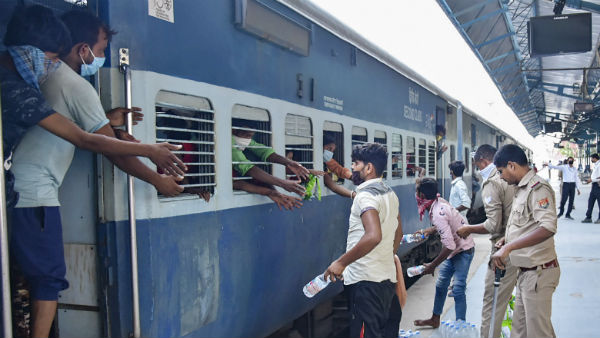  தென் மாவட்டங்களில் நிறுத்தப்பட்ட ரெயில்களை மீண்டும் இயக்க எம்.பி.க்கள் முயற்சி செய்வார்களா?