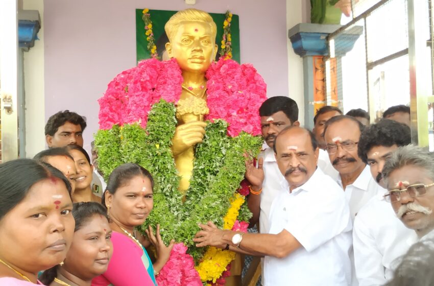  இமானுவேல் சேகரனார் சிலைக்கு அதிமுக- திமுக சார்பில் மரியாதை