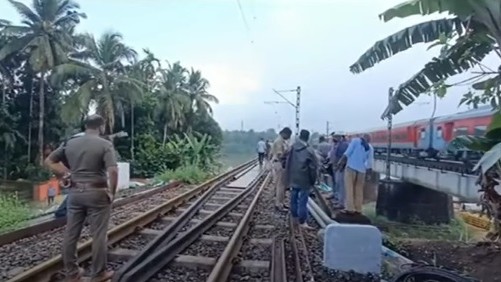  கேரளாவில் ரெயில்மோதி 4 தமிழர்கள் உயிரிழப்பு