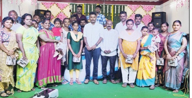  கோவில்பட்டி வேலாயுதபுரத்தில் விளையாட்டு போட்டிகள்: வெற்றி பெற்றவர்களுக்கு போலீஸ் துணை சூப்பிரண்டு பரிசுகள் வழங்கினார்