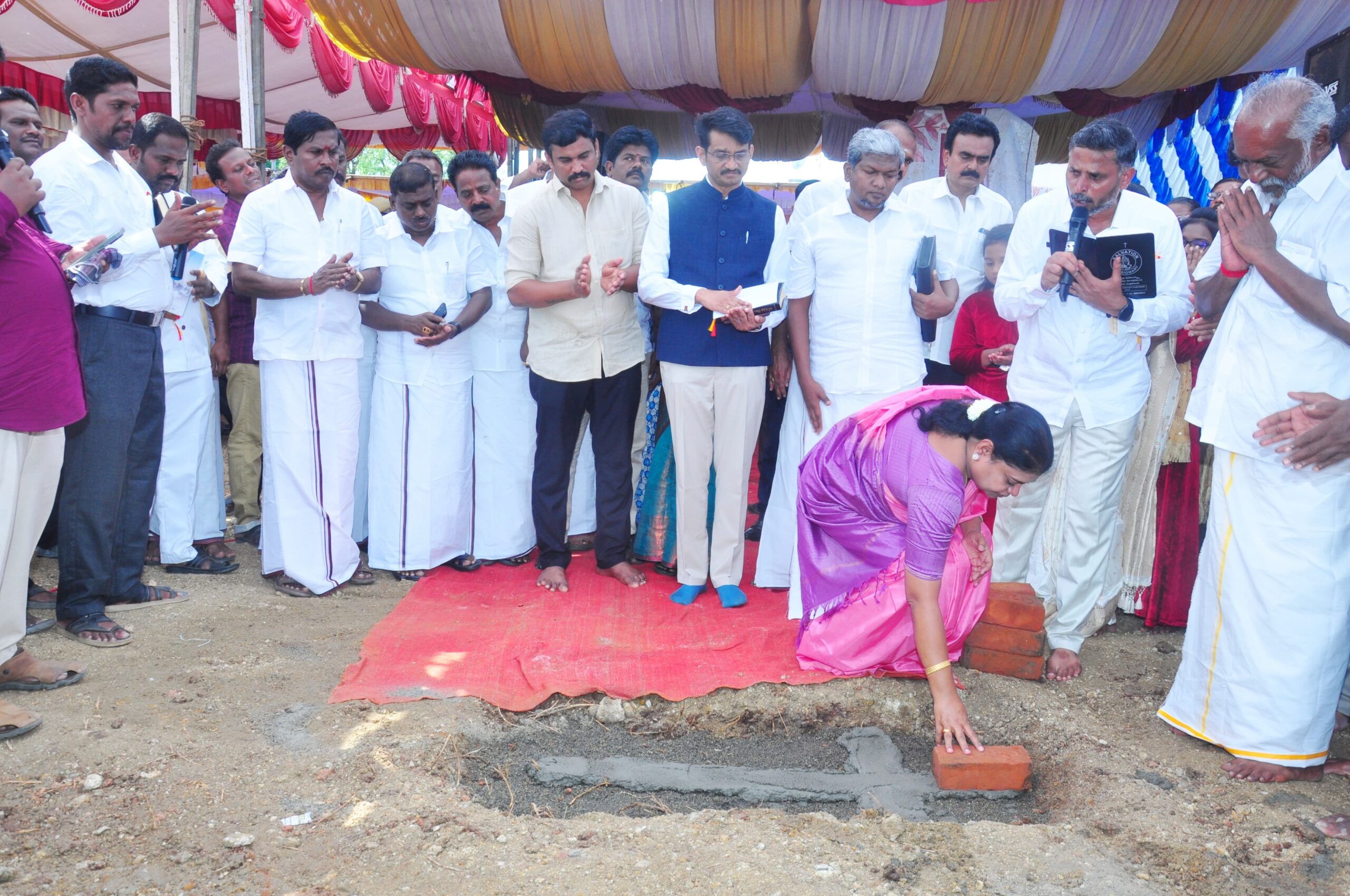  திட்டங்குளம் அருகே சத்திய முழக்கம் சபை ஆலய அடிக்கல் நாட்டு விழா