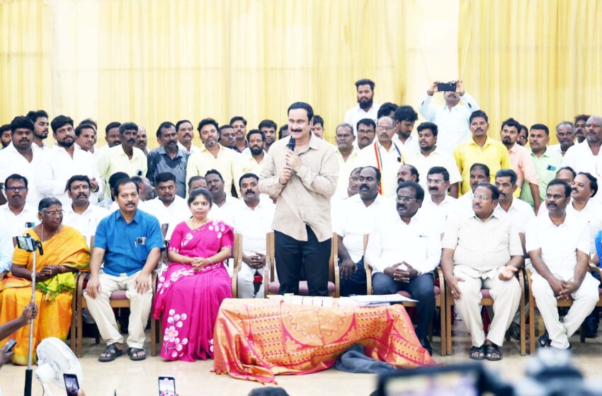  பொதுக்குழுவால் தேர்வு செய்யப்பட்ட நிர்வாகிகள் இங்கு உள்ளனர்; மாவட்ட செயலாளர்கள் கூட்டத்தில் அன்புமணி பேச்சு