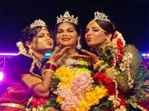  கூவாகத்தில் அழகிப்போட்டி: `மிஸ் திருநங்கை’யாக தூத்துக்குடி சக்தி தேர்வு