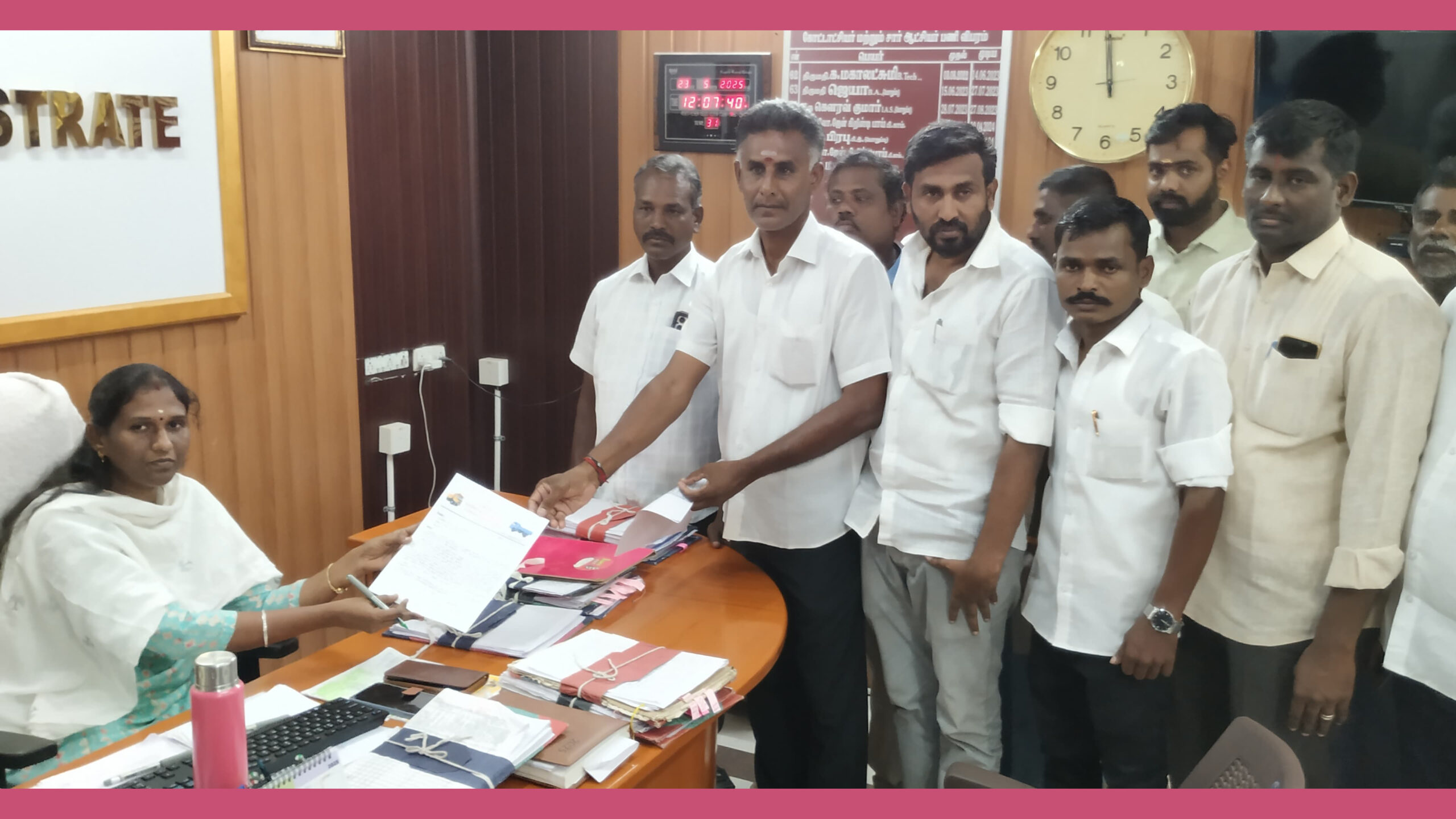 எம் சாண்ட், ஜல்லி,உடை கல் விலை உயர்வை கட்டுப்படுத்தகோரி டிப்பர் லாரி உரிமையாளர்கள் மனு