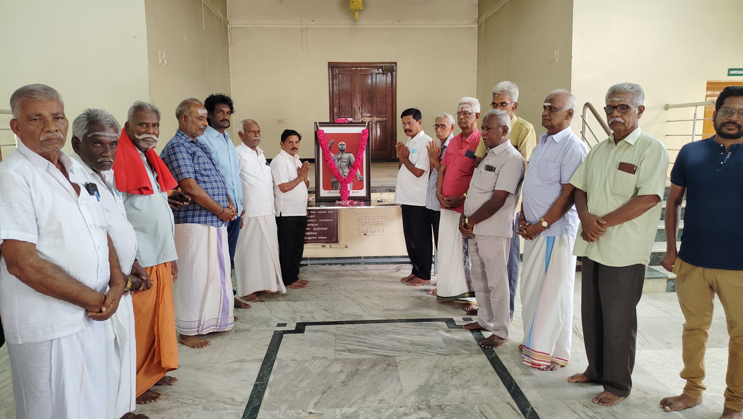 சுதந்திர போராட்ட வீரர் வாஞ்சிநாதன் நினைவுநாள்; கோவில்பட்டியில் உருவப்படத்திற்கு மாலை அணிவித்து மரியாதை
