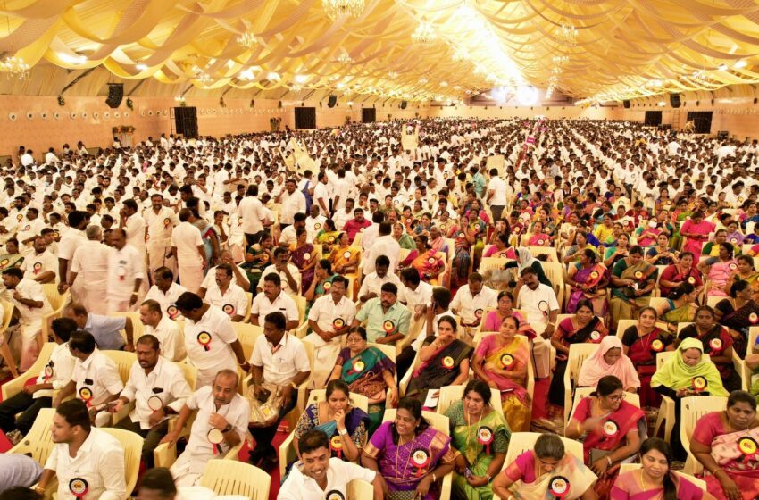  திமுக பொதுக்குழுவில் பங்கேற்றவர்களுக்கு பரிமாறப்பட்ட சைவ, அசைவ  உணவு வகைகள்