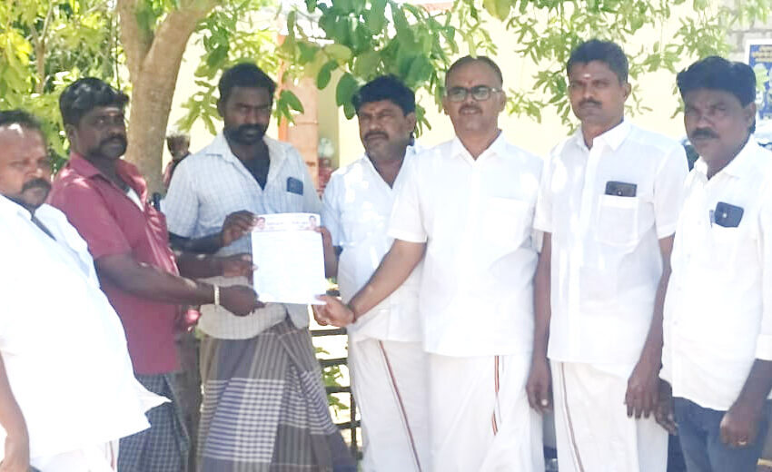  கயத்தார்  பகுதியில் தேமுதிக பாகமுகவர் படிவம் நிரப்பும் பணி