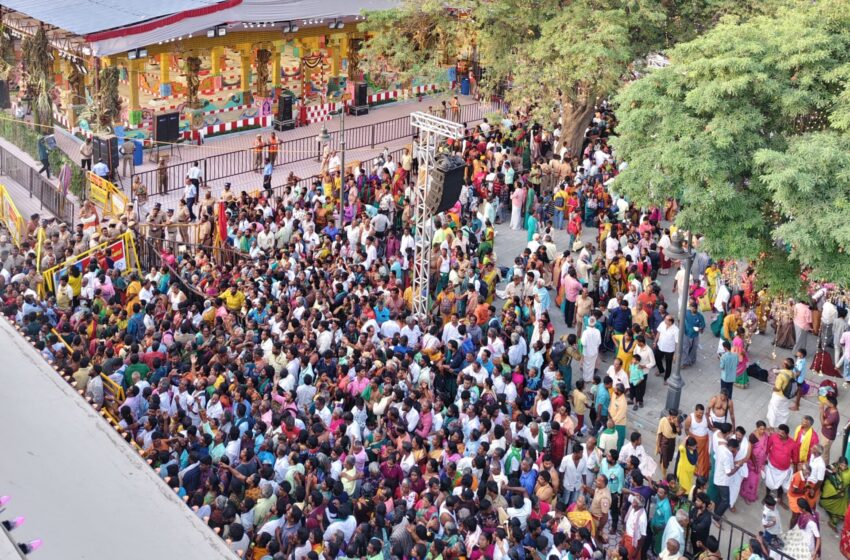  திருச்செந்தூர் கோவில் குடமுழுக்கு:  கூட்ட நெரிசலில்   44 பவுன் தங்க நகைகள் திருட்டுப்போனதாக புகார்  
