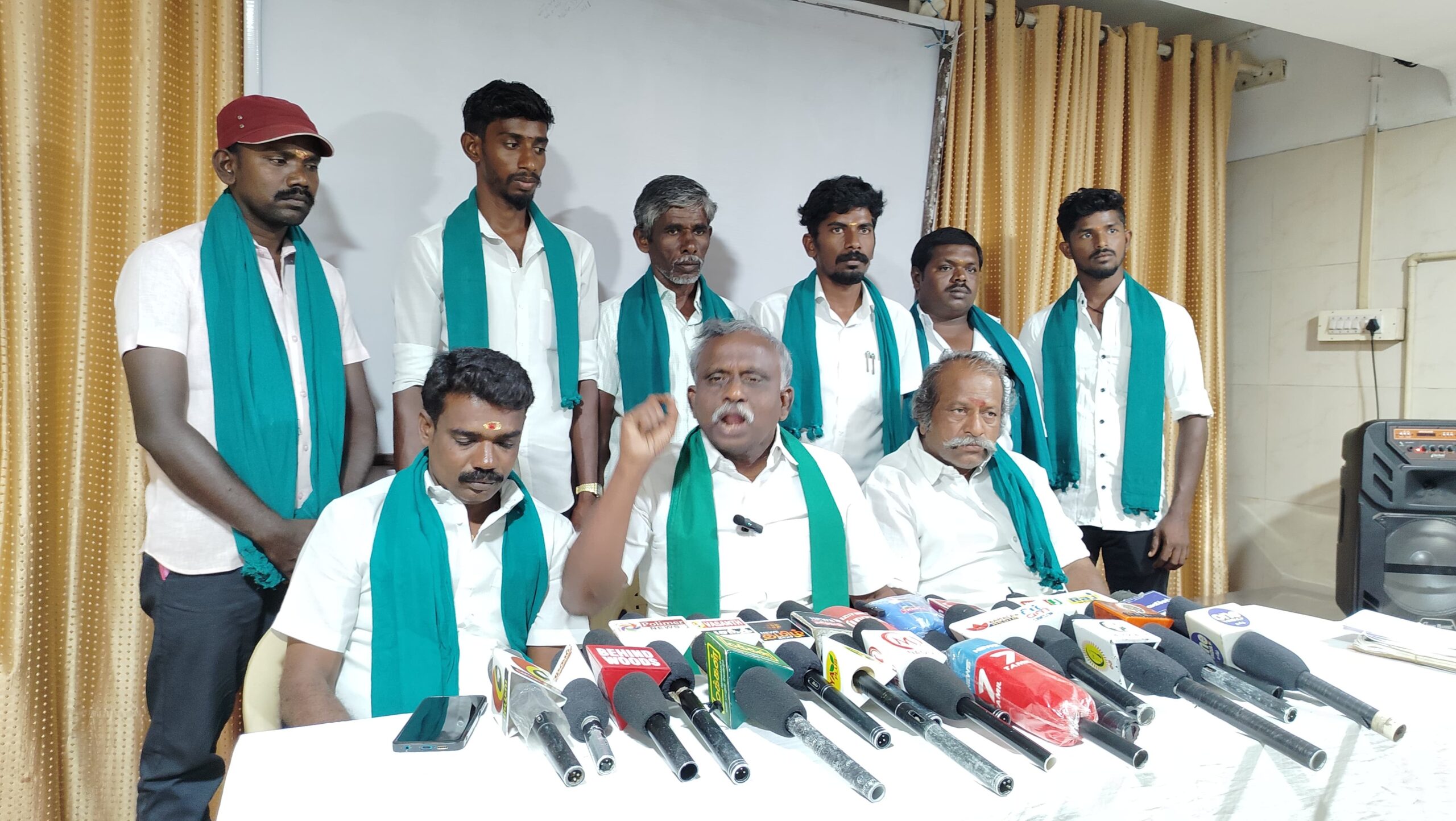  விவசாயிகளின் விளைநிலத்தை அபகரிப்பதை அரசு தடுத்து நிறுத்த வேண்டும்; பி.ஆர்.பாண்டியன் வலியுறுத்தல்