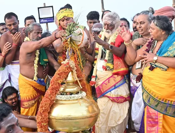  திருச்செந்தூர் சுப்பிரமணியசுவாமி கோவில் கும்பாபிஷேகம்; பக்தர்கள் குவிந்தனர்