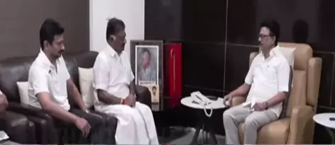  தேர்தல் நேரத்தில் எதுவும் நடக்கலாம்; முதல்-அமைச்சரை   மீண்டும் சந்தித்த பிறகு ஓ. பன்னீர்செல்வம் பேட்டி