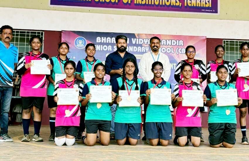  மண்டல கைப்பந்து போட்டியில் கோவில்பட்டி பள்ளி `சாம்பியன்’