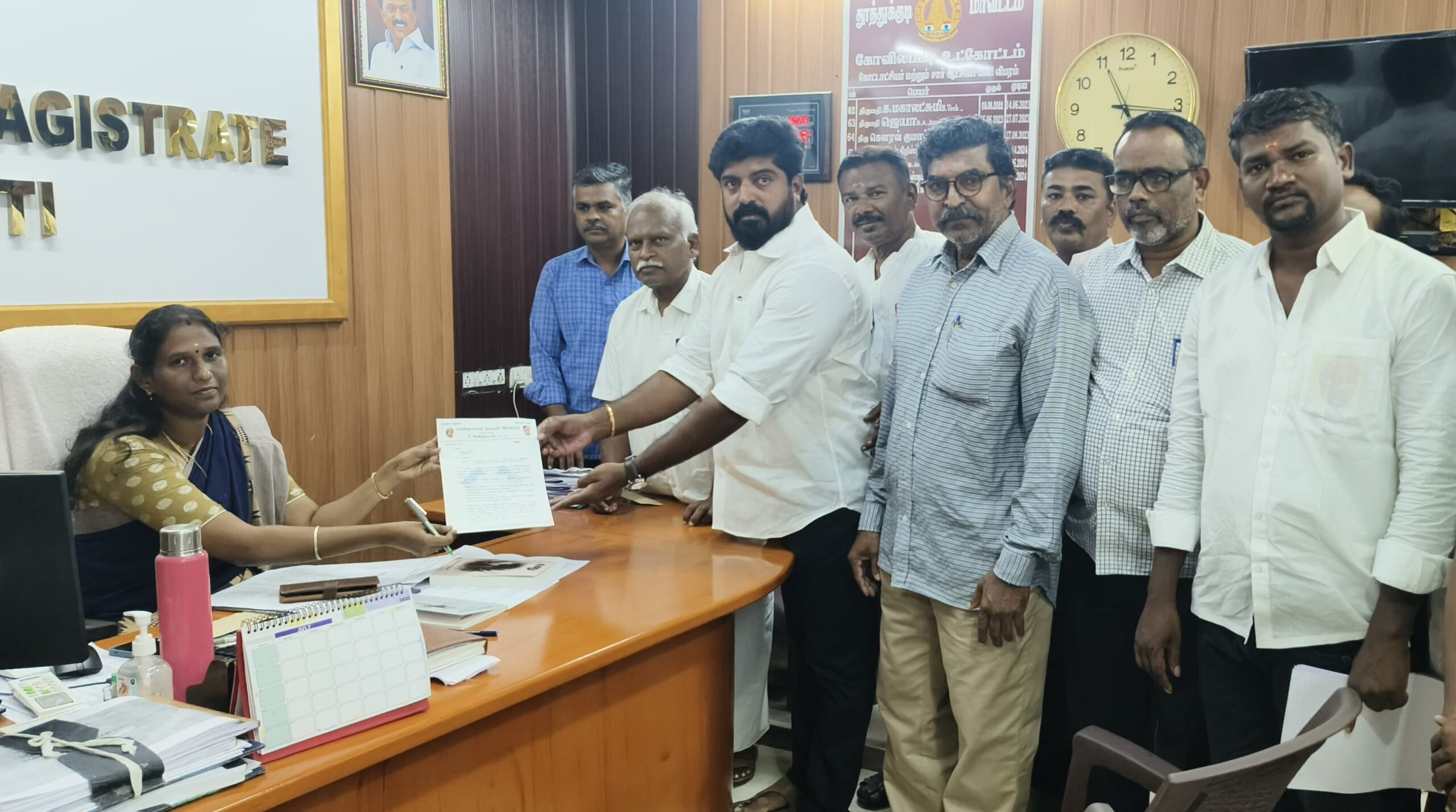  கோவில் காவலாளி அஜித் குமார் கொலையில் அரசுக்கான கோரிக்கைகள் ; கோவில்பட்டி கோட்டாட்சியரிடம் மனு