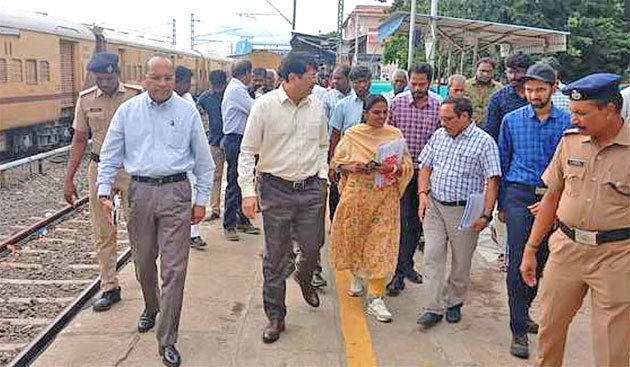  திருச்செந்தூர் வரை `வந்தே பாரத்’ ரெயிலை இயக்கும் திட்டம் தற்போது இல்லை; ரெயில்வே பொதுமேலாளர் ஆர்.என்.சிங் தகவல்